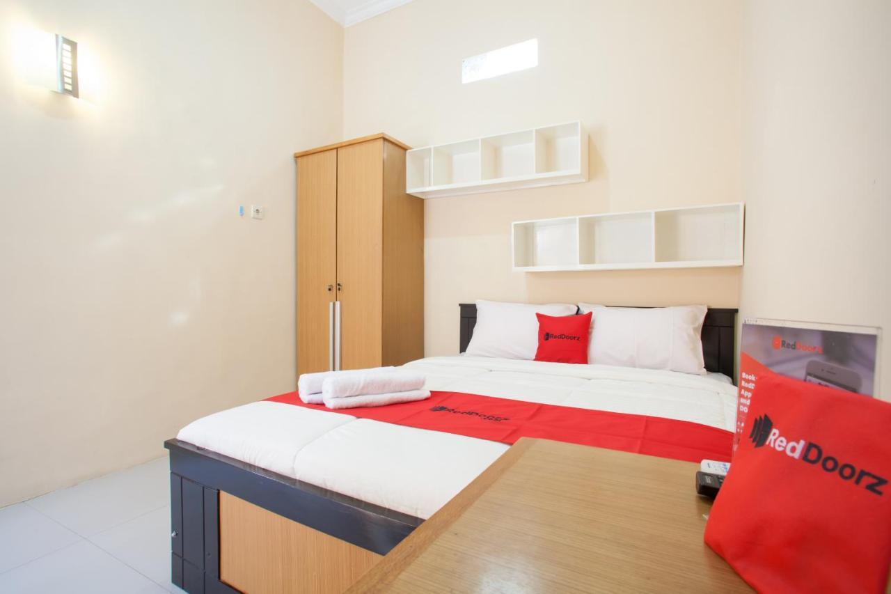 Hotel RedDoorz Syariah near UNTAG Banyuwangi Banyuwangi  Zewnętrze zdjęcie